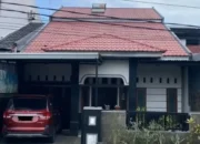 Rumah Dua Lantai di Jati Padang Dijual Rp2 Miliar, Parkir Muat 4 Mobil