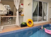 Rumah Dijual di Parak Karakah Padang, Full Furnished dengan Kolam Renang Rp1,6 Miliar